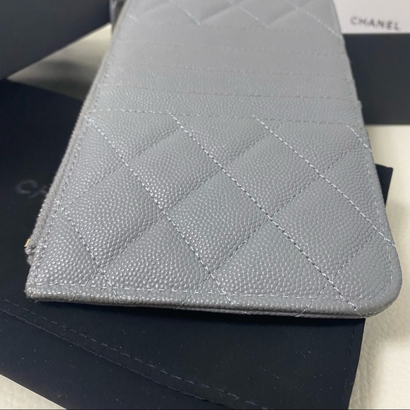 Chanel Phone Card Holder Pouch Interlocking CC logo Zipper Wallet - Picture 10 of 17